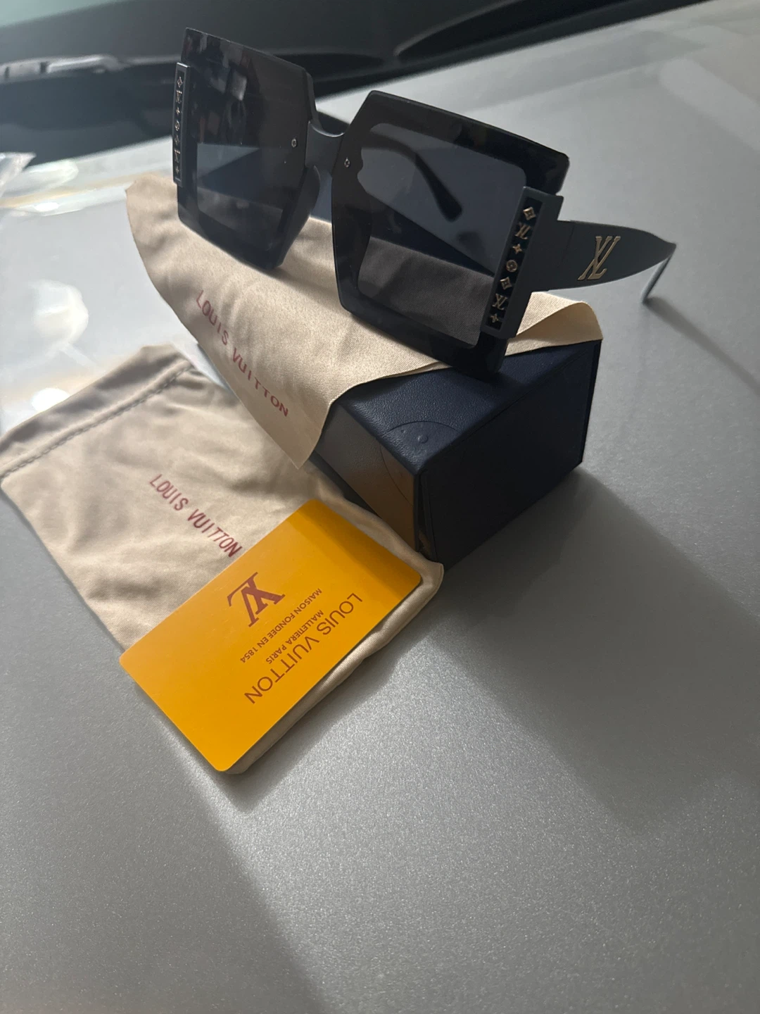Louis Vuitton Sunglasses - photo 3