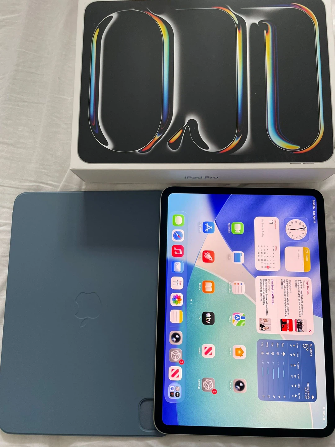 Apple Pencil Pro with iPad Pro Box - photo 2