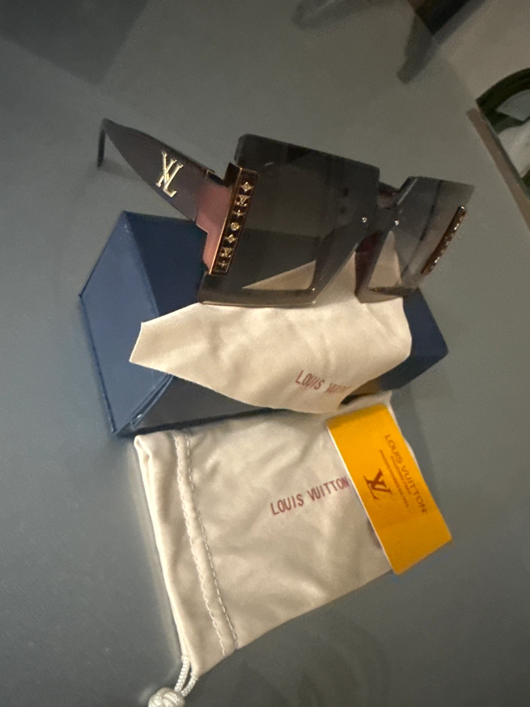 Louis Vuitton Sunglasses - photo 2