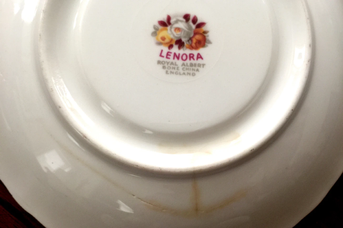 Royal Albert Lenora Saucer - Bone China England - photo 2