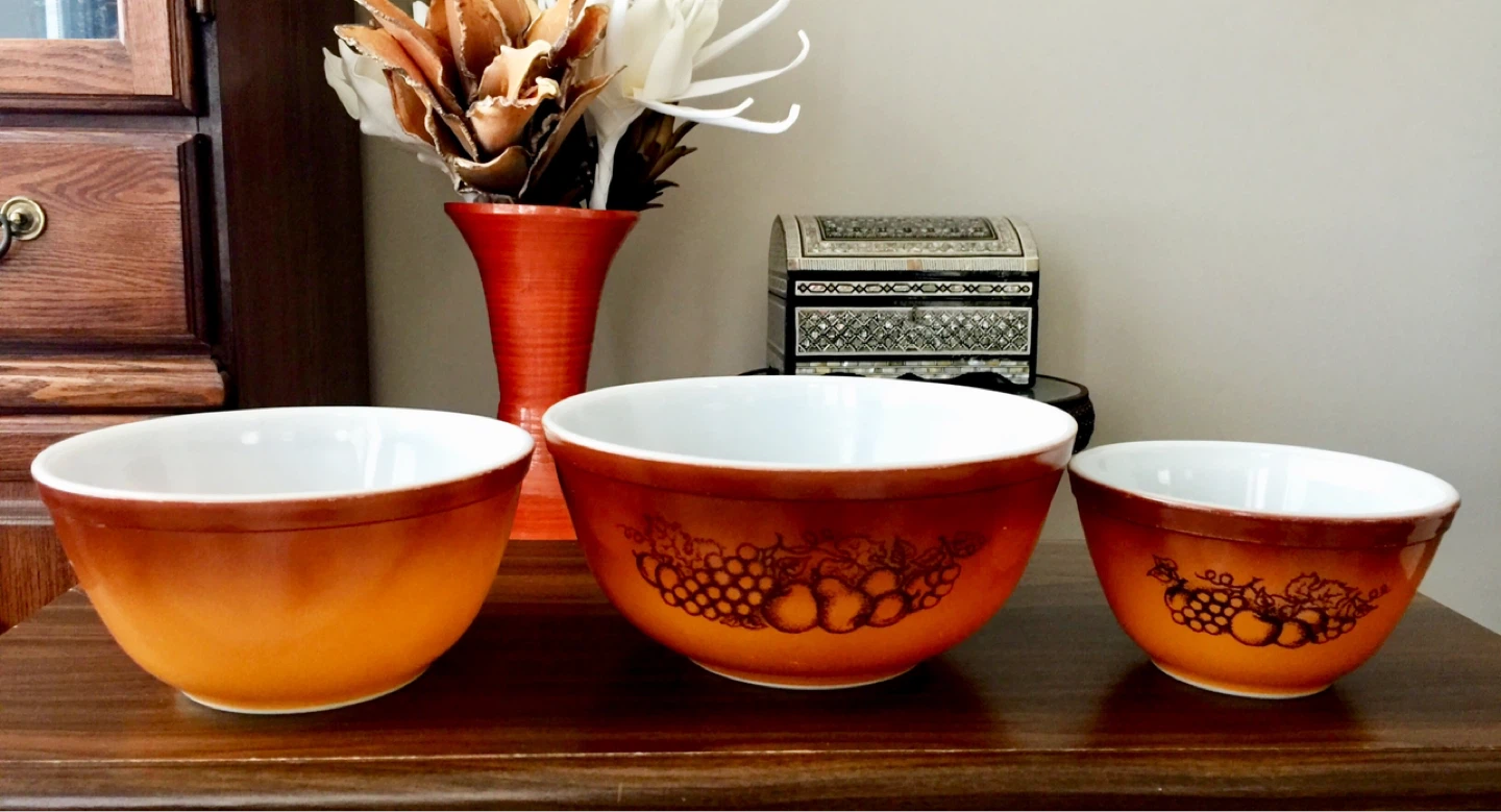 Vintage Pyrex "Butterfly Meadow" Mixing Bowls Set (3)