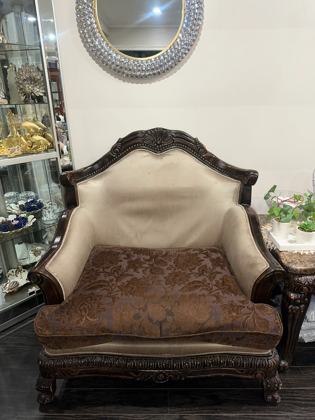 Luxury Carved Wood Armchair – Elegant Accent Chair - photo 2