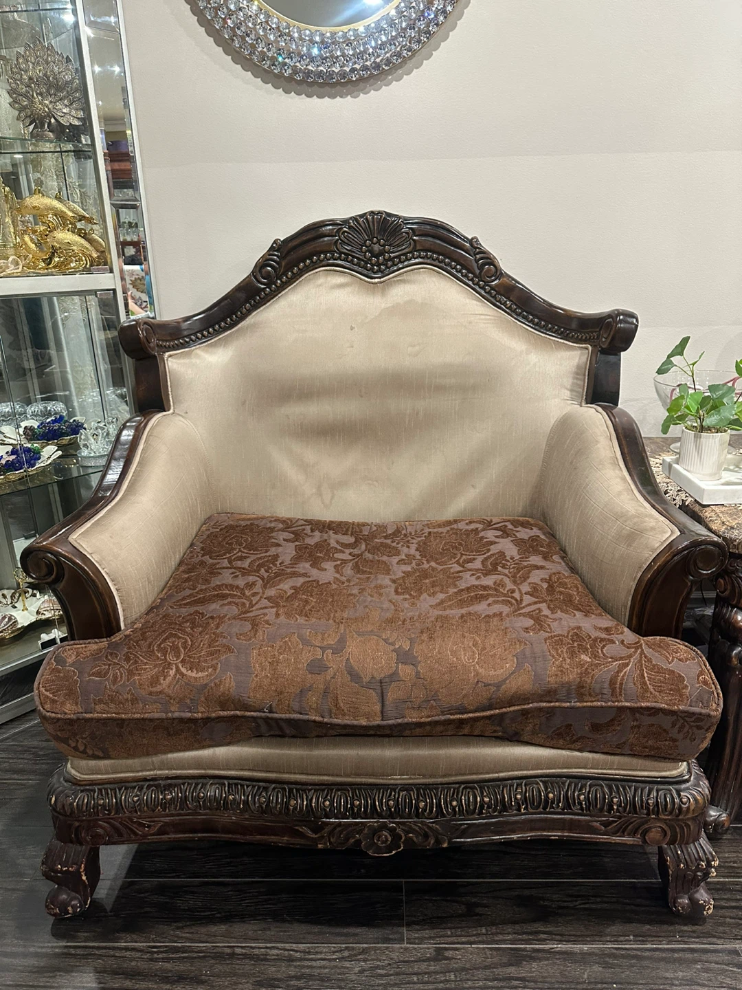 Luxury Carved Wood Armchair – Elegant Accent Chair