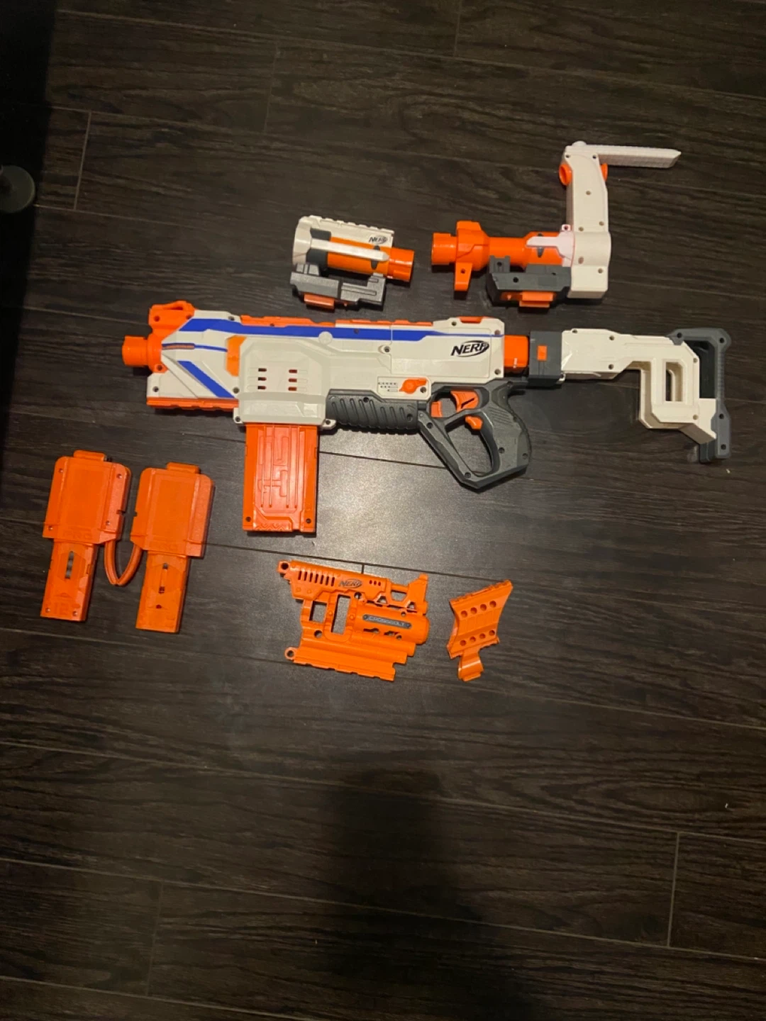 Nerf modulus gun with bullets and nerf attachements (need gone)