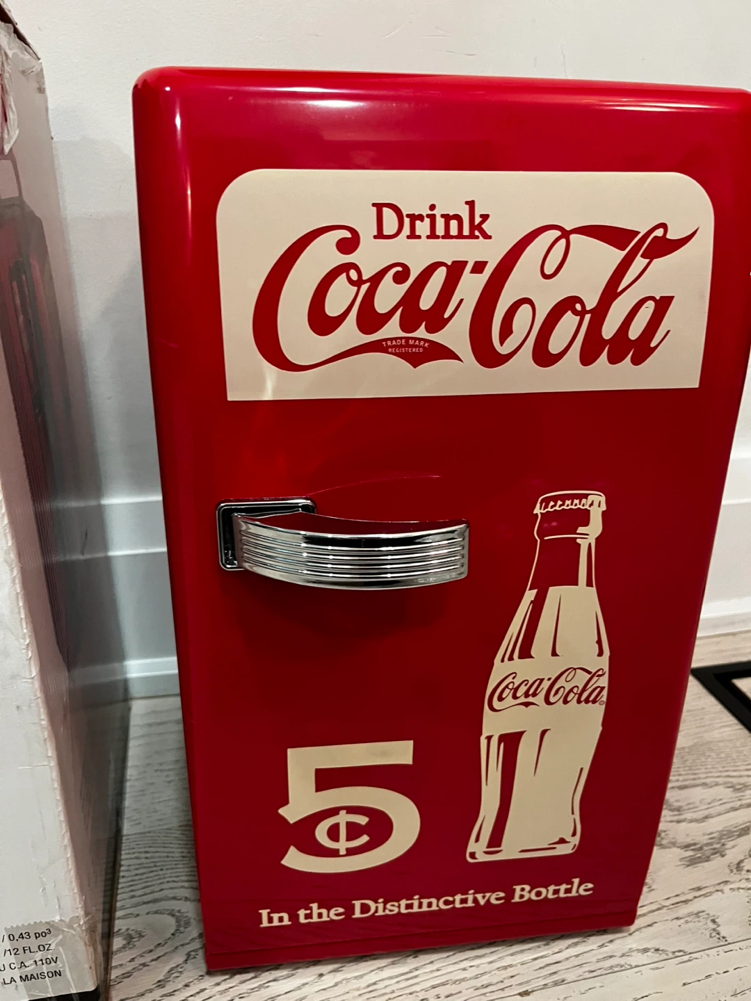 Coca-Cola Retro Mini Fridge Thermoelectric Cooler - photo 2