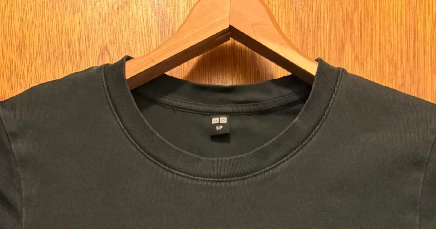 🆓 A black UNIQLO Crew Neck T-Shirt - Size S/P 💧 - photo 2
