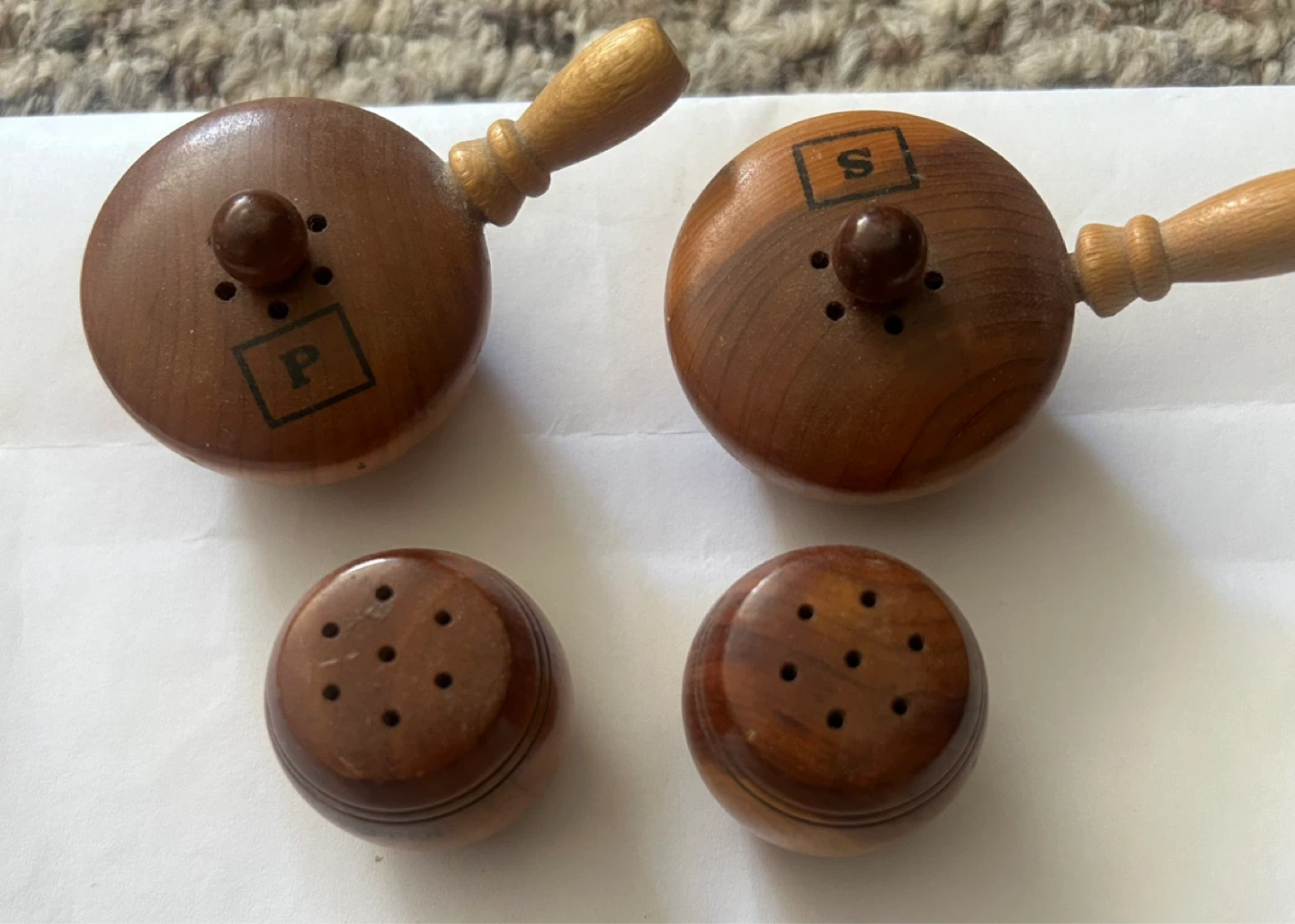 Wooden Salt and Pepper Shakers Set - photo 2