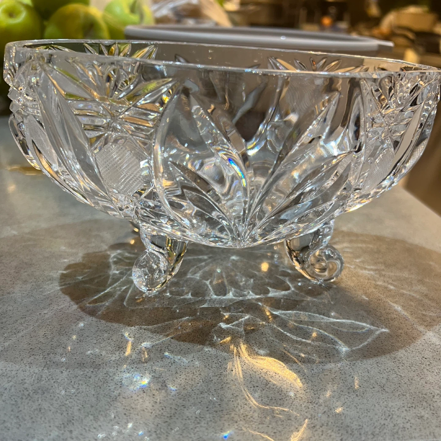 Crystal glass serving bowl