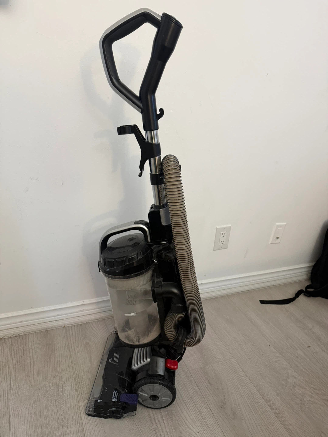 Eureka Dash Sprint Upright Vacuum - photo 3