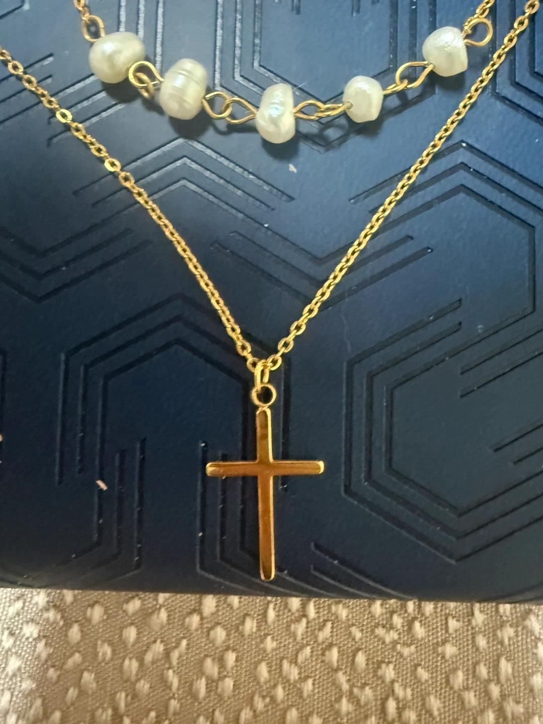 Gold tone layered necklace with cross and pearls - photo 4