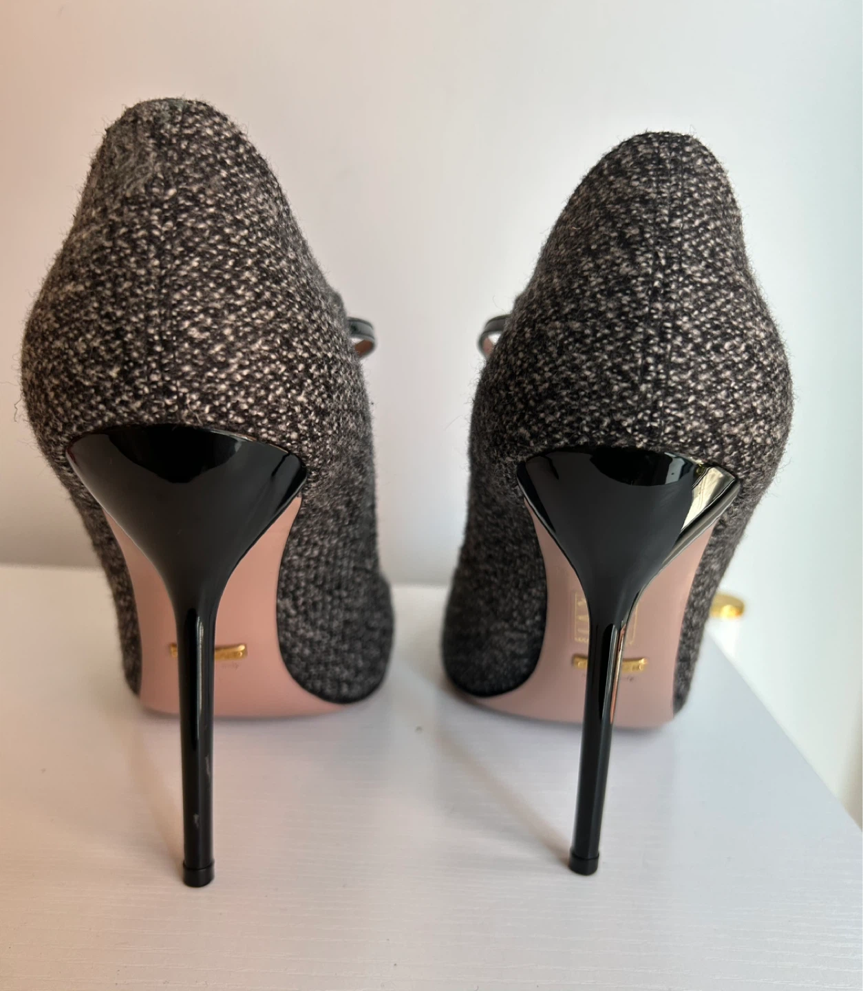 Gucci Tweed T-Strap Heels Size 40 - photo 3