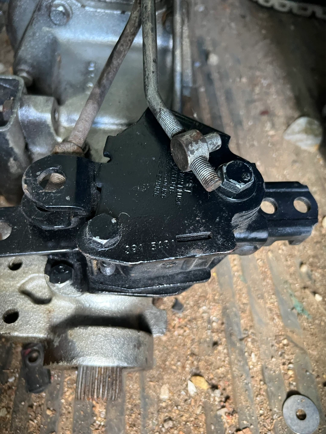4 Speed Saginaw Manual Transmission - photo 2