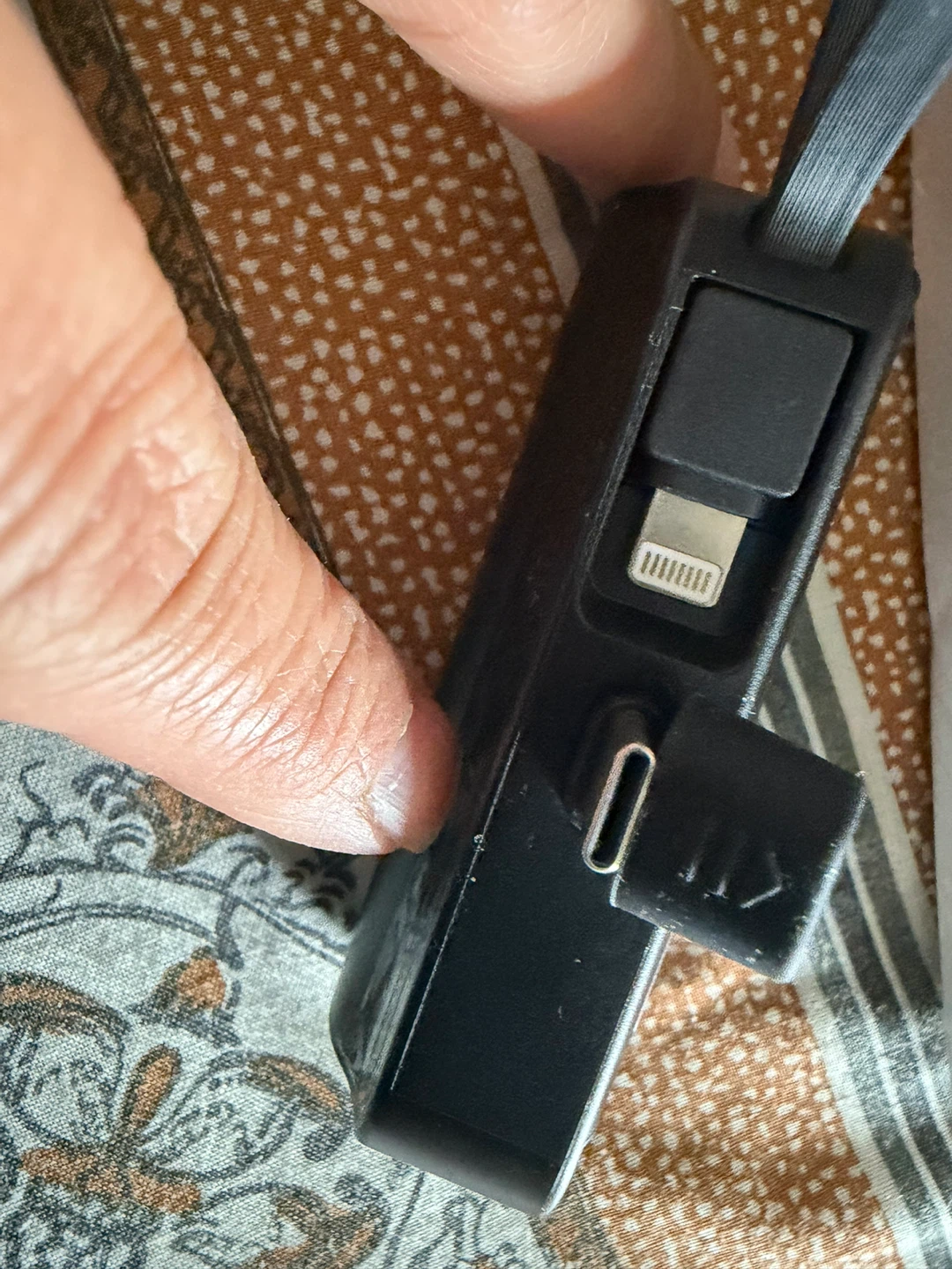 Whaleacoo Power Bank with Built-in Cables - photo 3