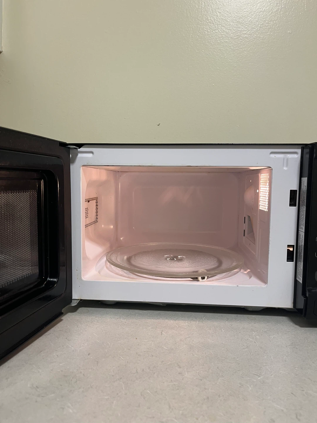 Danby Microwave Oven - photo 2