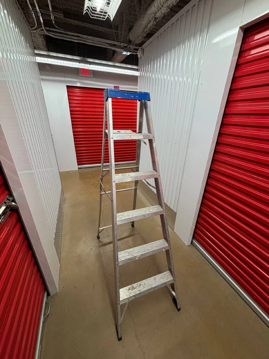 Aluminum Step Ladder