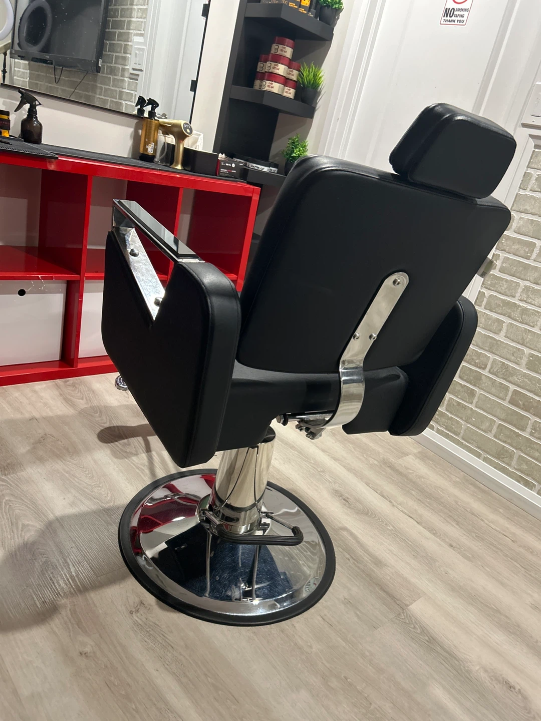 Black Barber Chair with Headrest - photo 2