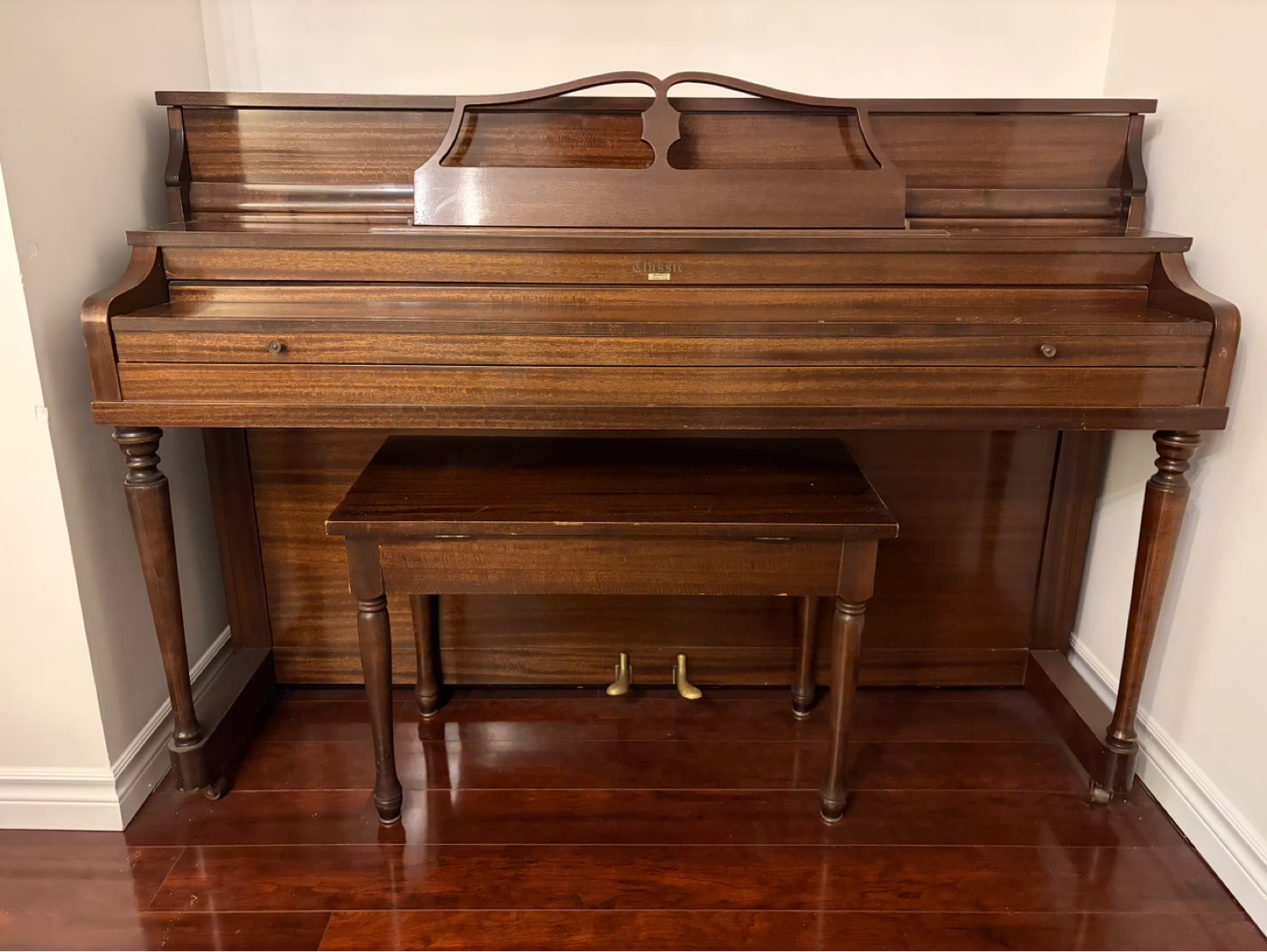 [FREE] Upright Piano (with bench)