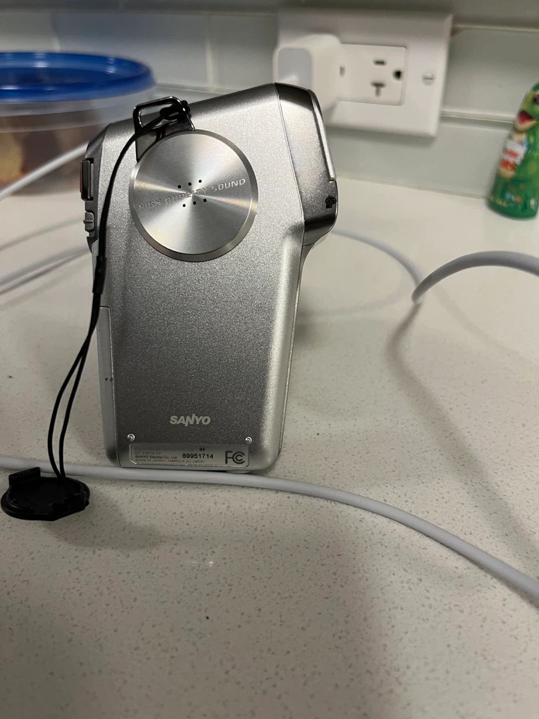 Sanyo Xacti VPC-E5 Digital Camera - photo 5