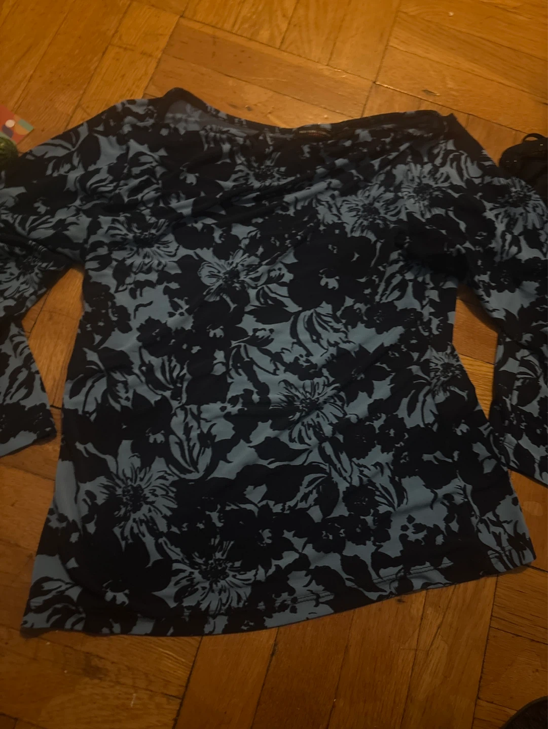 New York & Company Blue Floral Long Sleeve Top - Size S