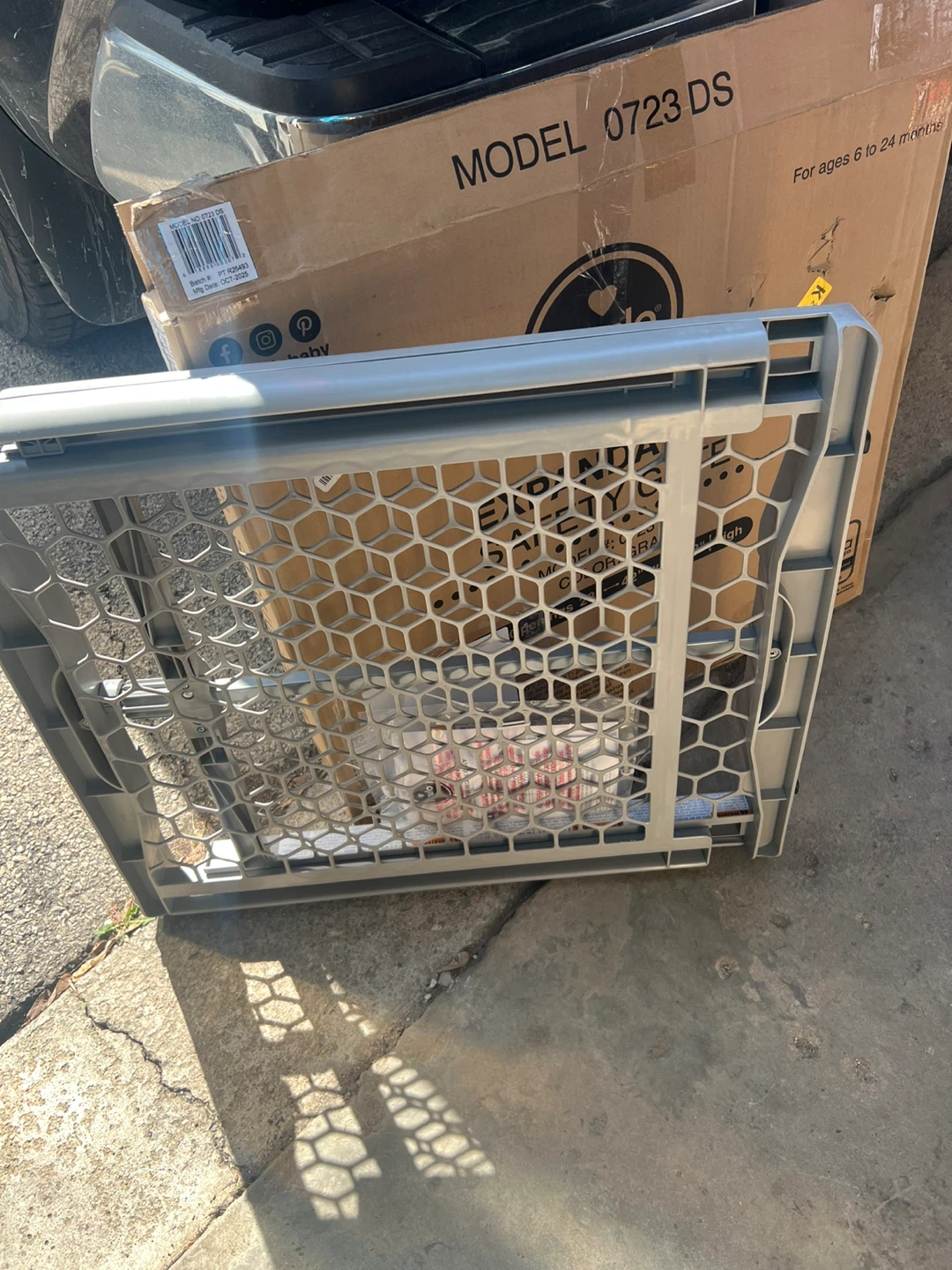 Regalo Expandable Safety Gate NEW pressure fit