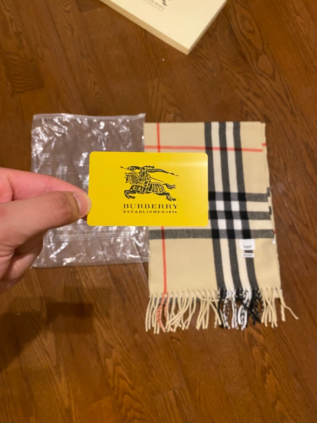 Burberry Scarf - photo 3