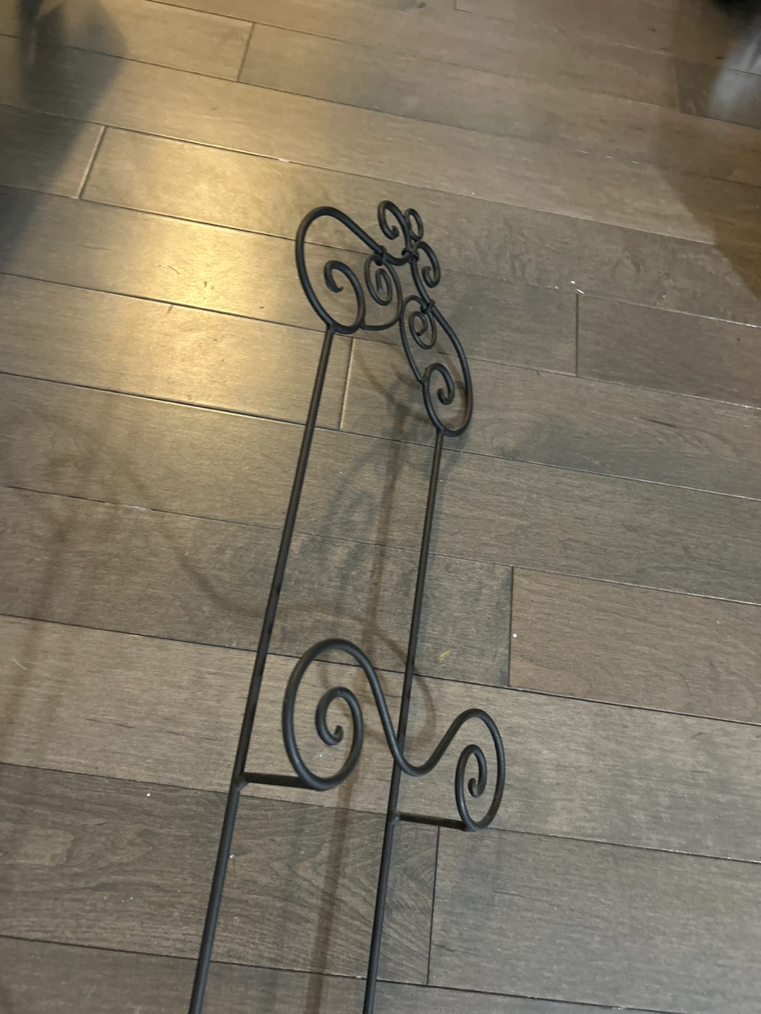 Black Metal Scroll Wall Sconce for Display Plates - photo 2