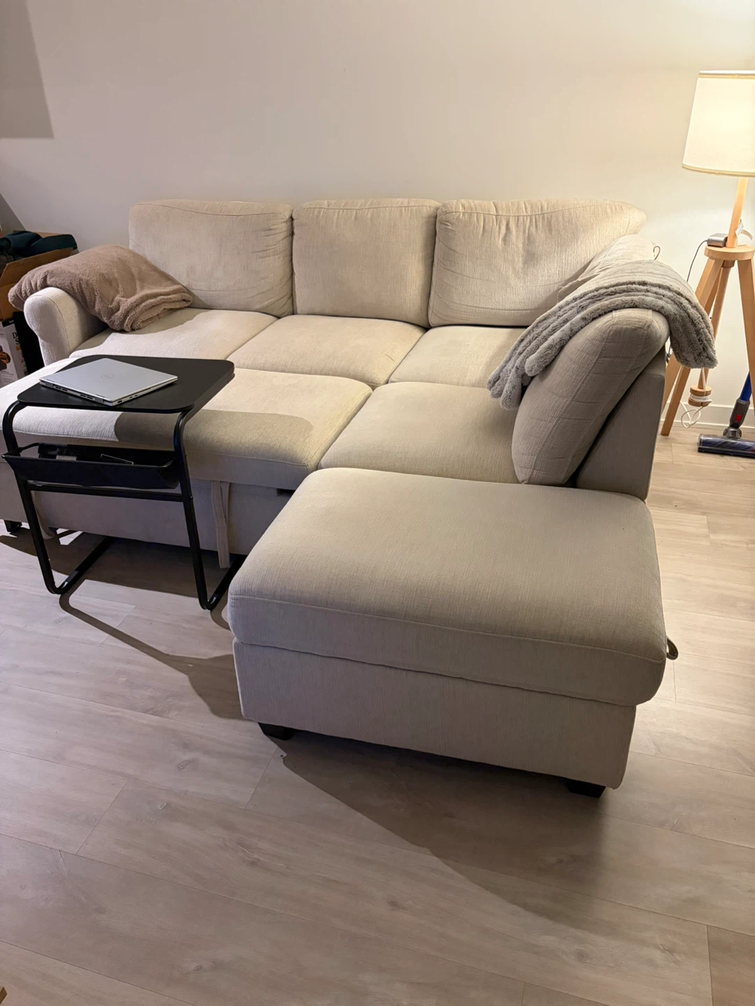Beige Sectional Sofa with pull-out bed and storage ottoman - photo 4