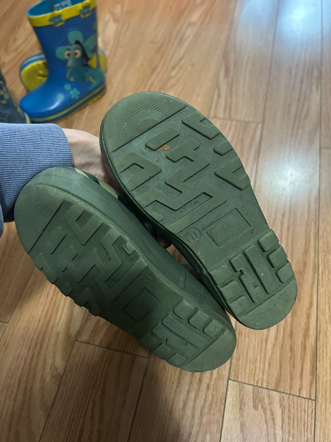 Kids Camo Rubber Rain Boots Size 11 - photo 3