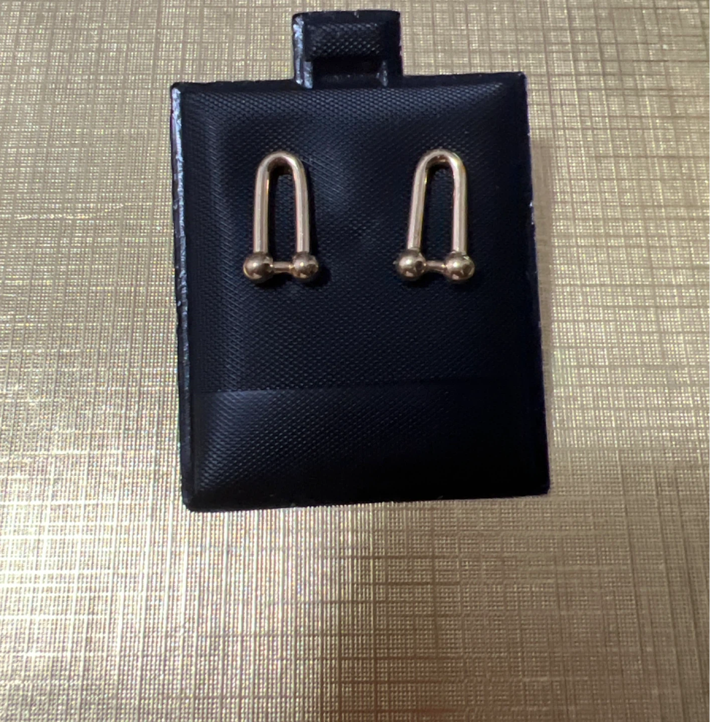 18k Gold stud Earrings