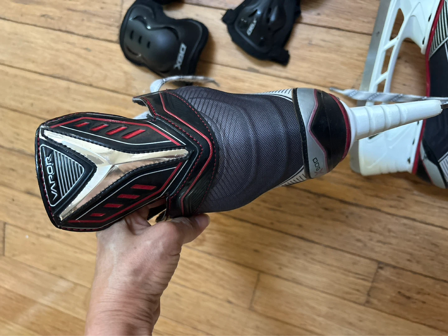 Bauer Vapor Hockey Skates & Protective Gear Set - photo 3