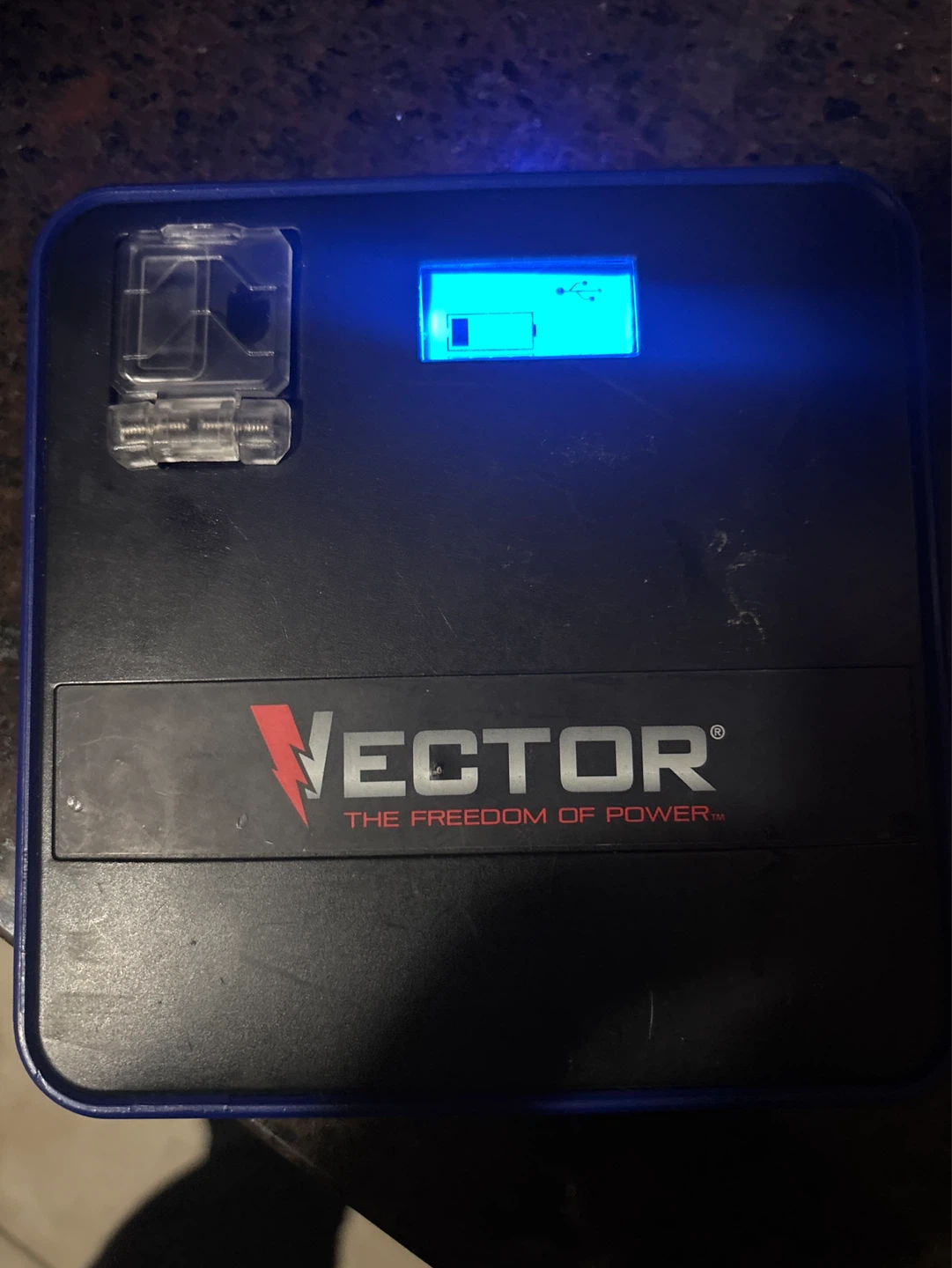 Vector battery charger with usb ports missing jump cables