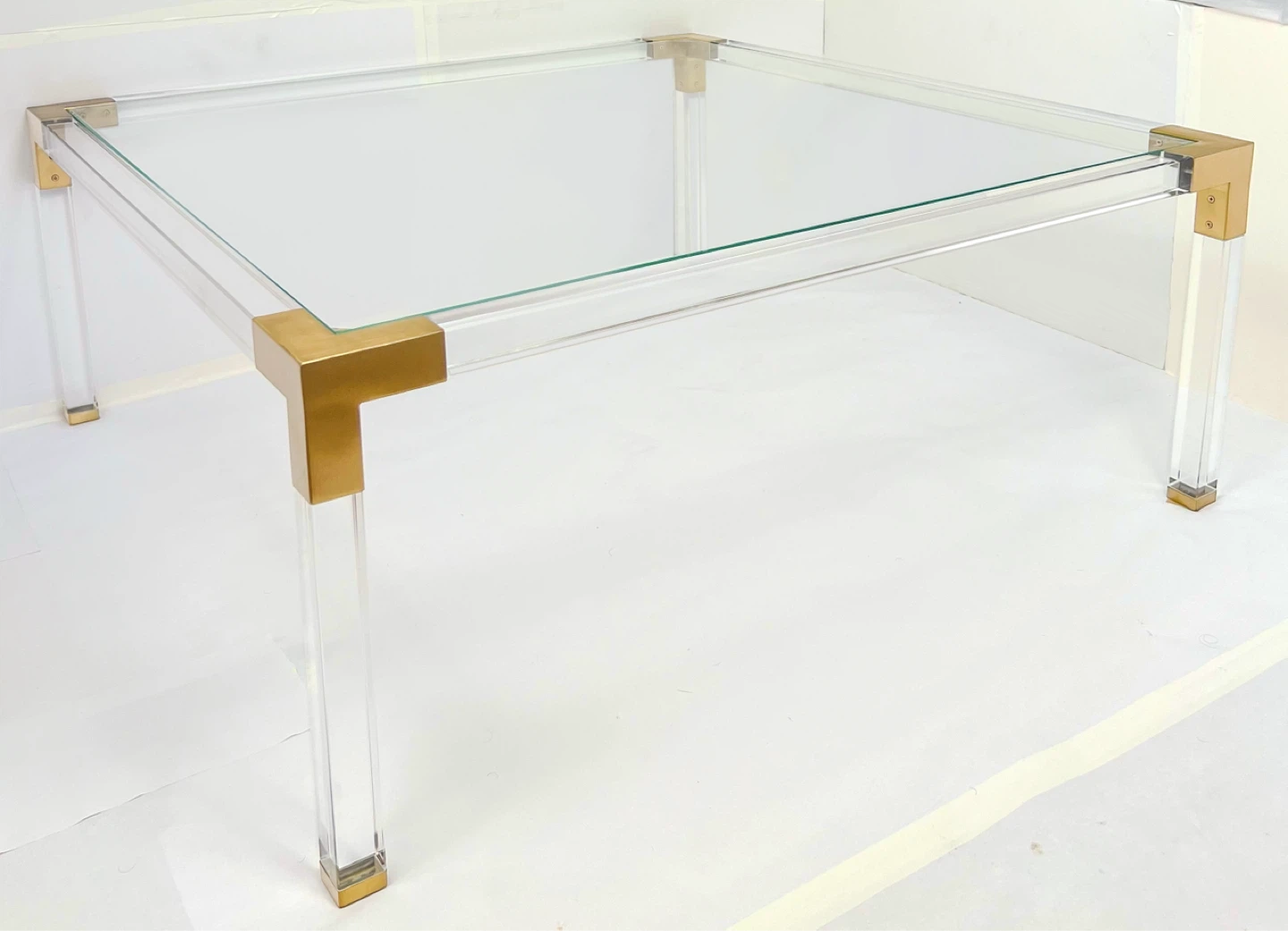 ACRYLIC & GOLD BRASS GLASS COFFEE TABLE - photo 5
