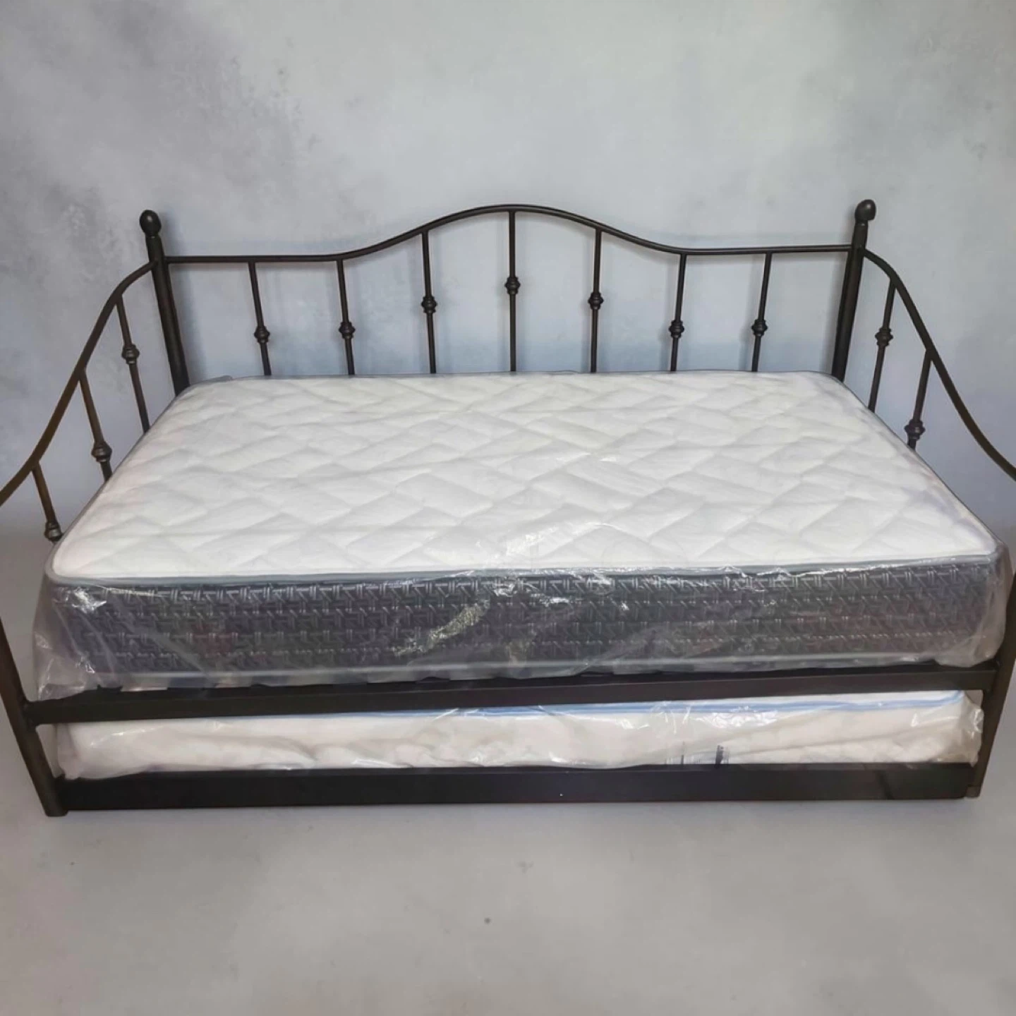 New Twin Size Daybed with Trundle - 2 Beds in 1 - Sofa