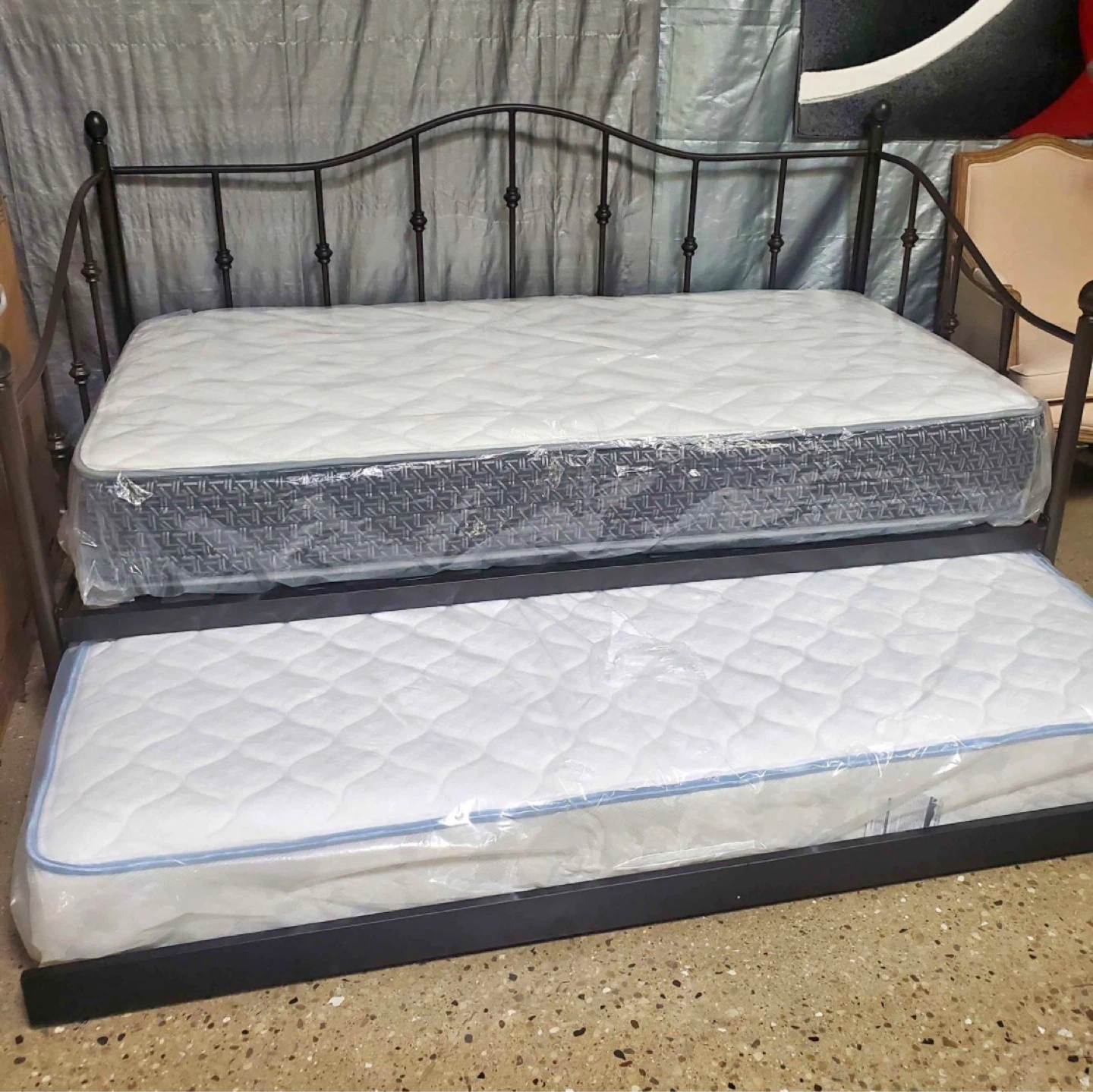 New Twin Size Daybed with Trundle - 2 Beds in 1 - Sofa - photo 2