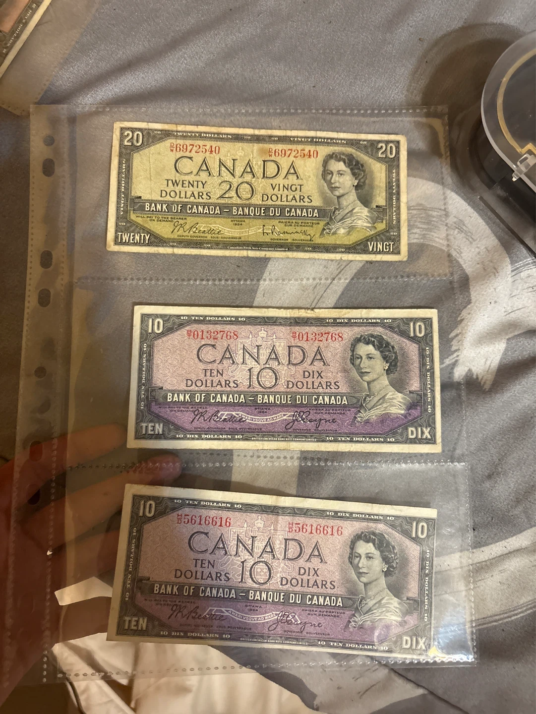 Collection of Canadian Bank Notes - $1, $2, $5, $10, $20 - photo 4