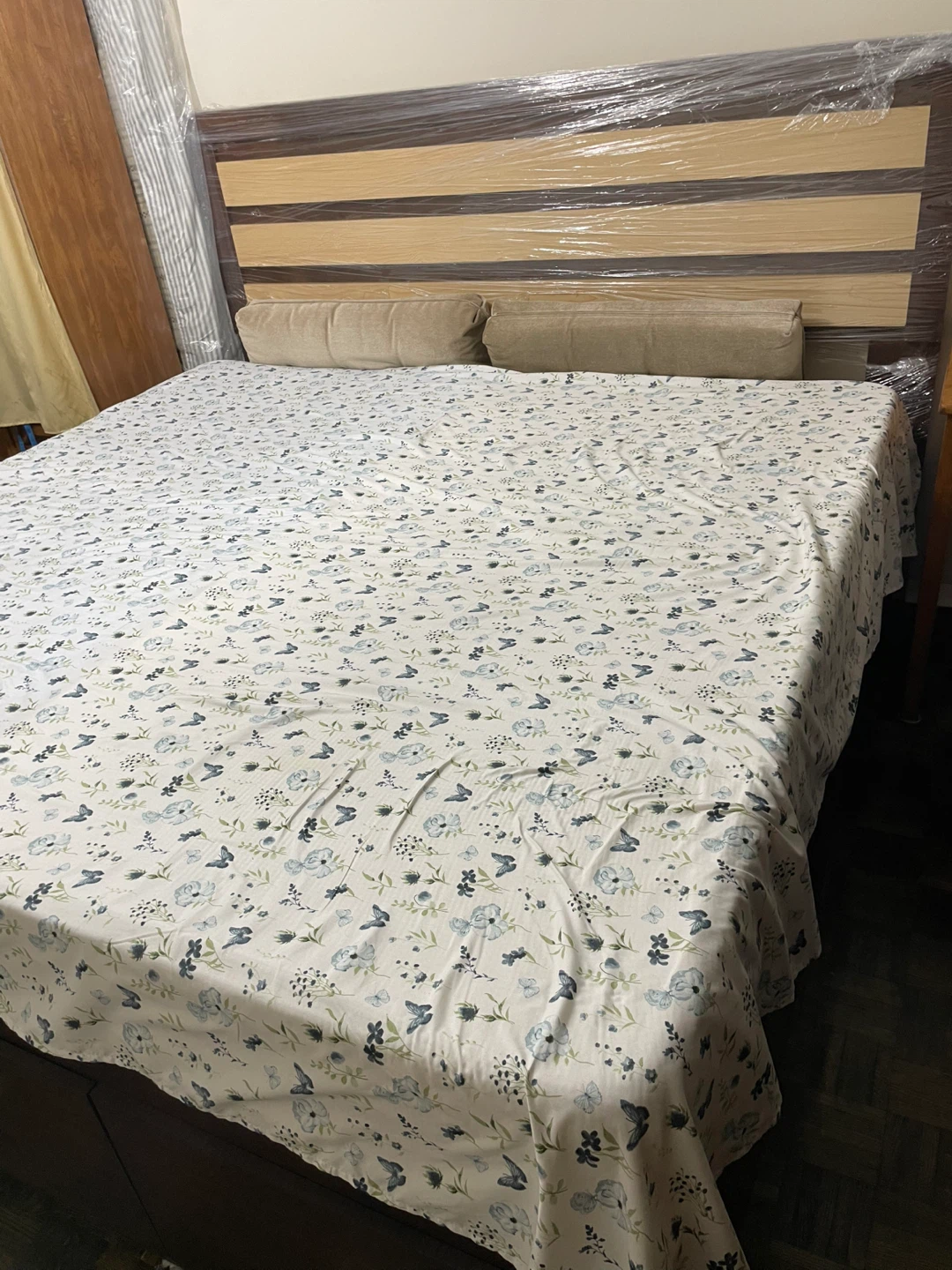 Moving:King bed storage bed box,Everything to go before May10 - photo 3