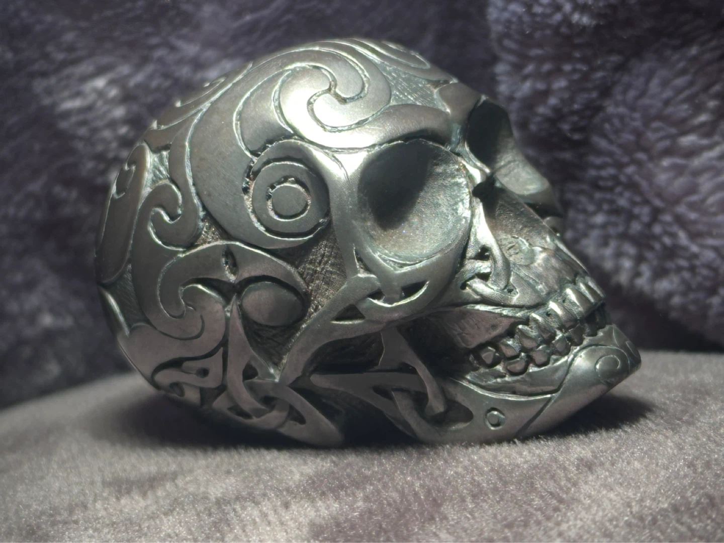 Small engraved resin skull paperweight