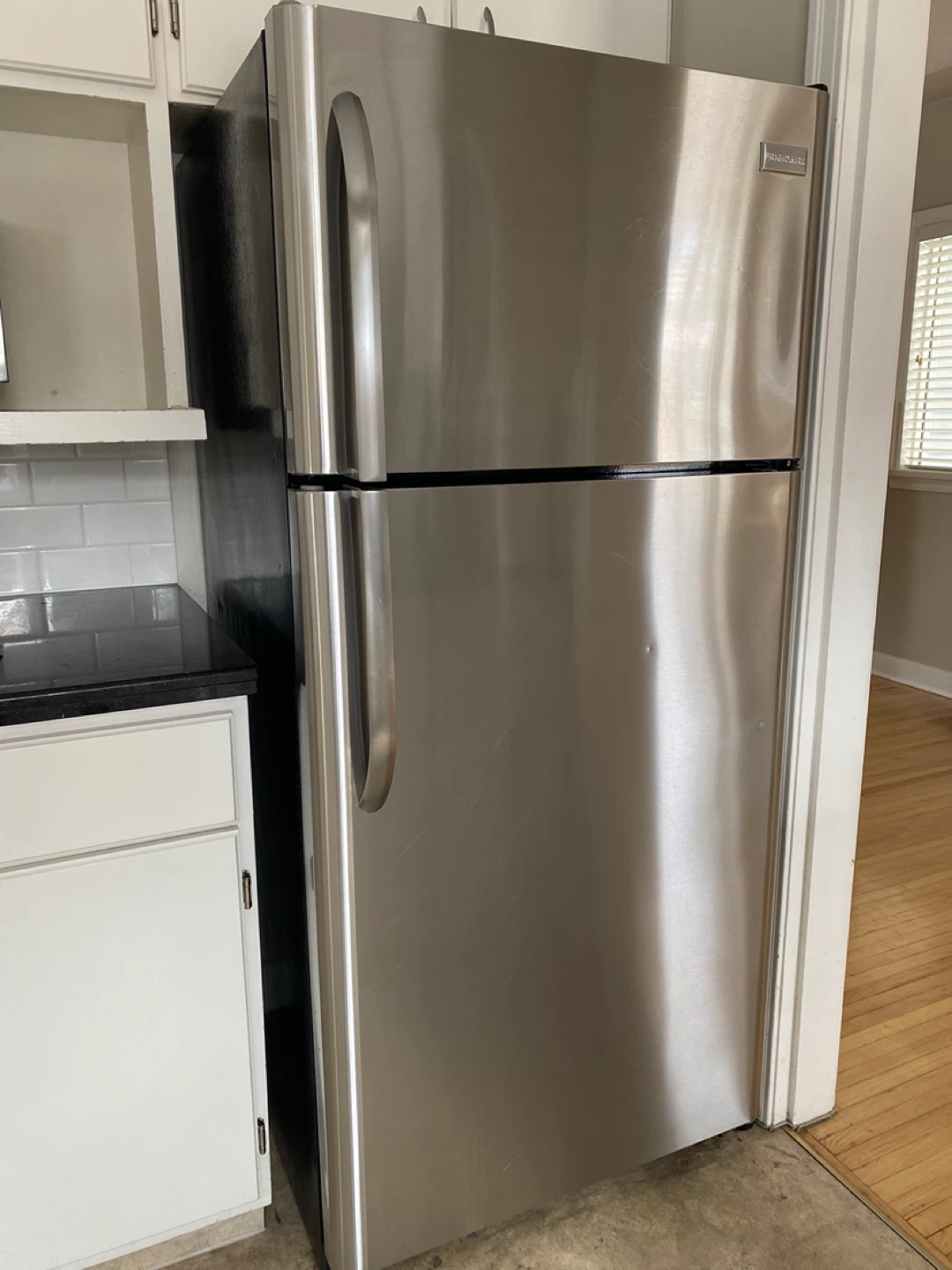 Frigidaire Top Freezer Refrigerator - photo 5