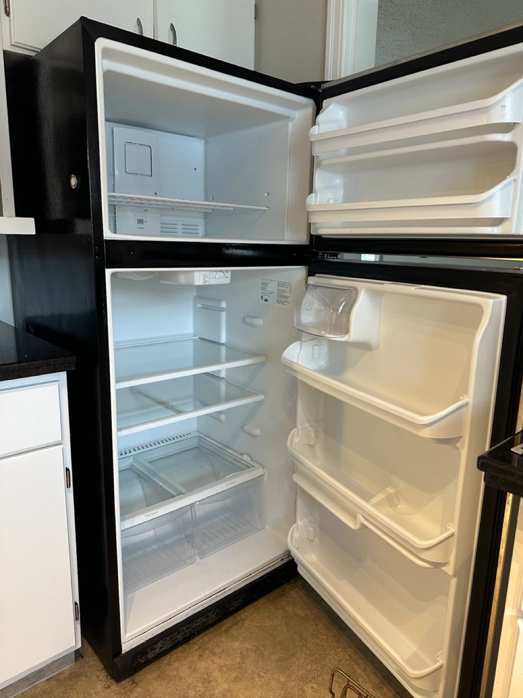 Frigidaire Top Freezer Refrigerator - photo 2