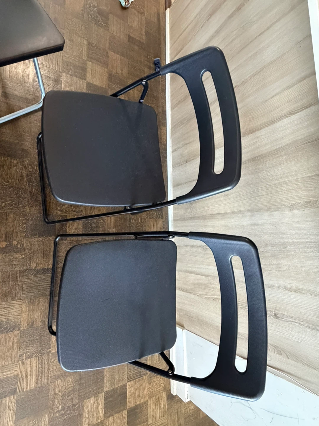 Black Stackable Chairs (Set of 2)