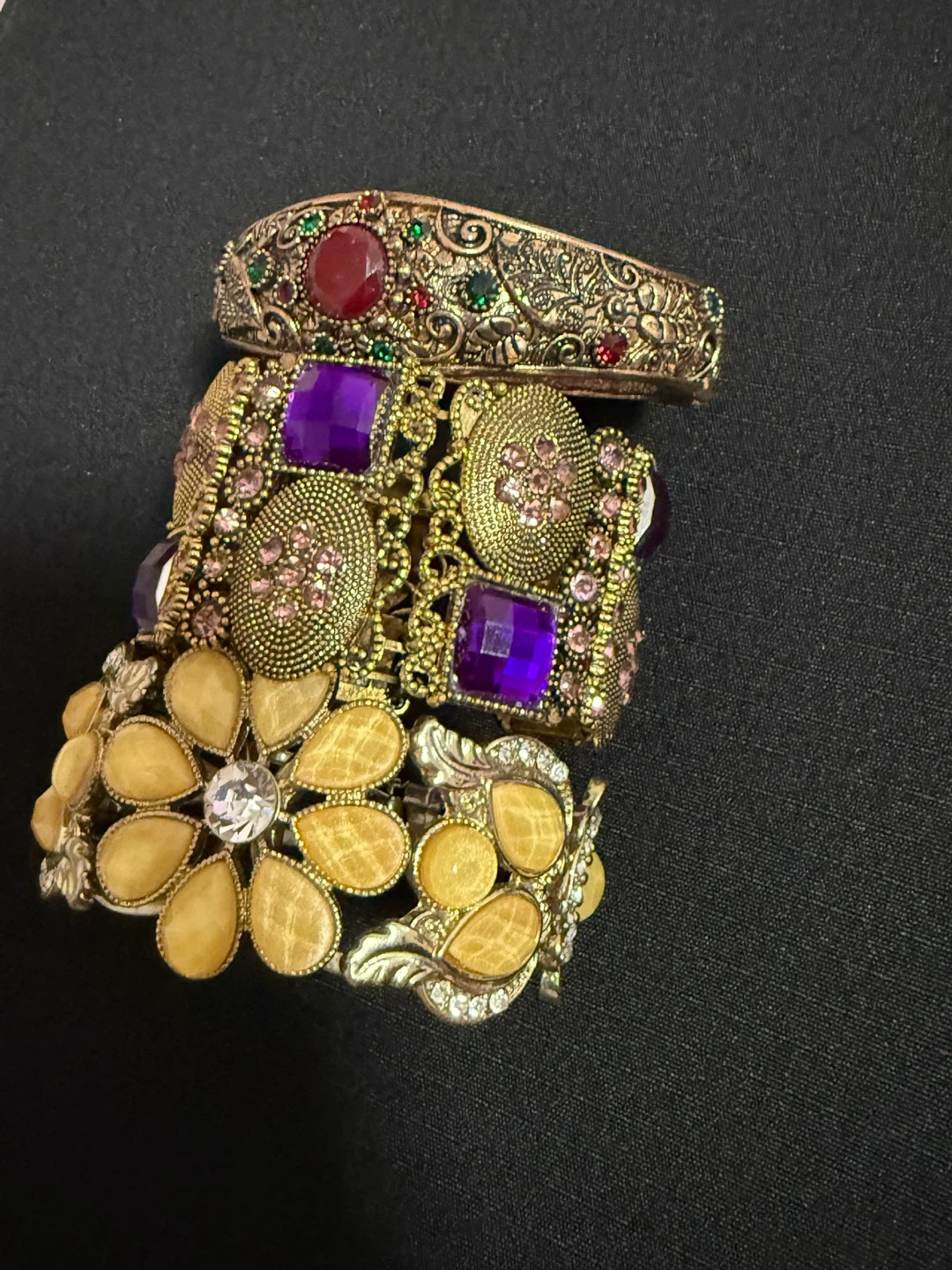 Set of 3 ornate bangles - photo 2