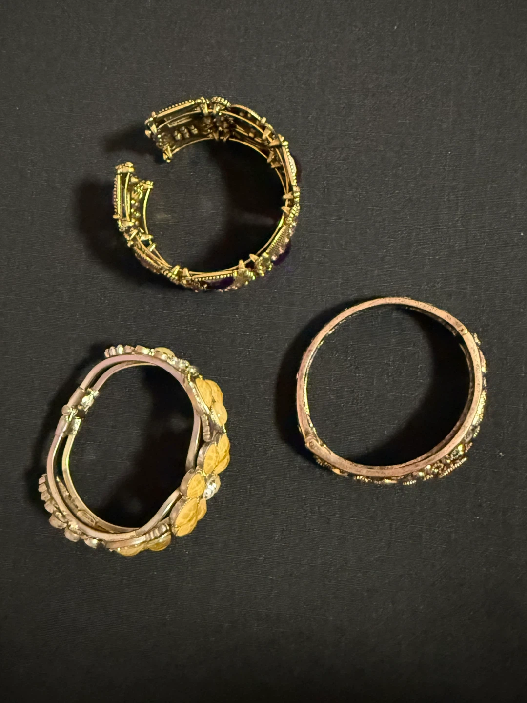 Set of 3 ornate bangles - photo 3