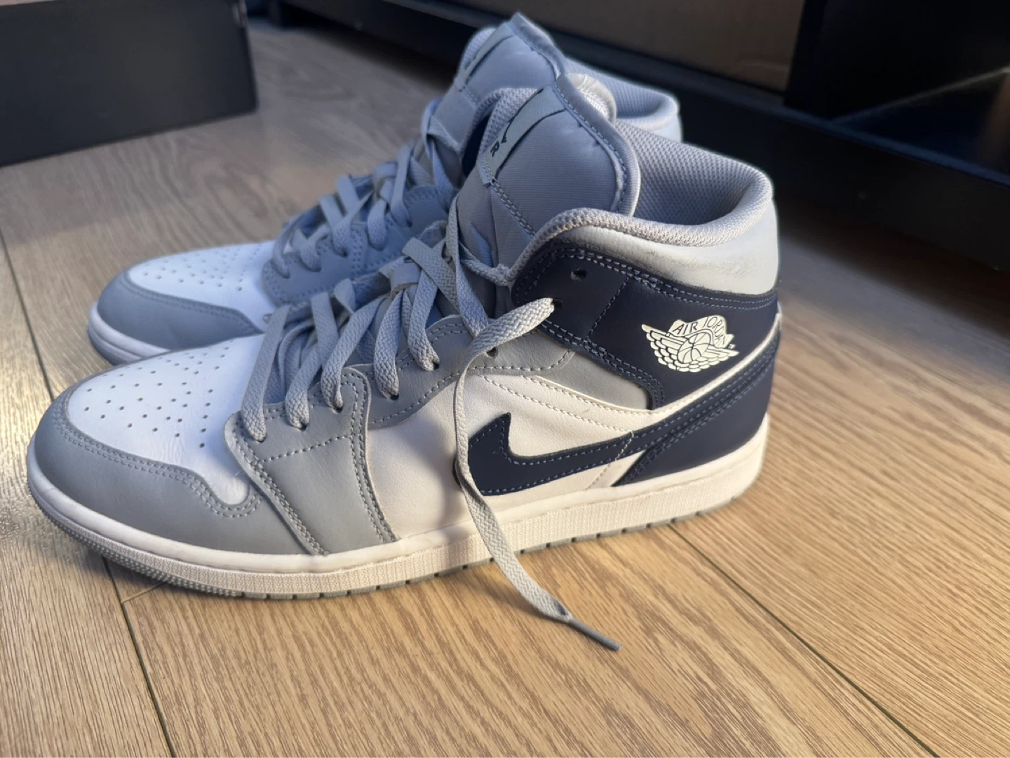 Air Jordan 1 Mid Men's Shoes - photo 2