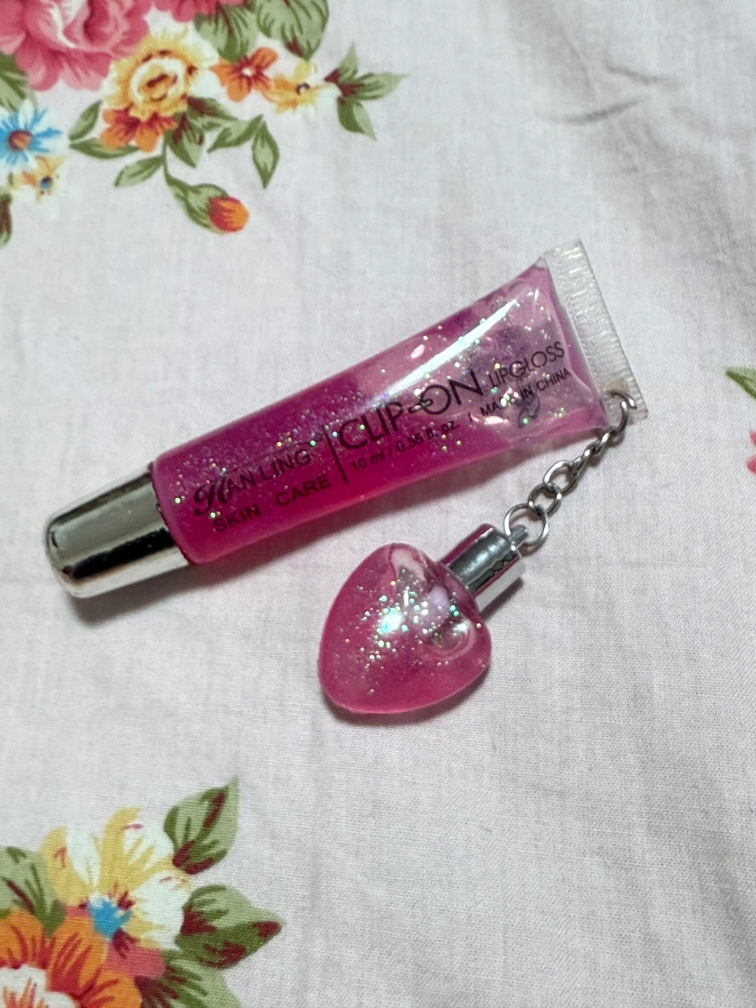 Hanling Skin Care Clip-On Lip Gloss with Heart Charm