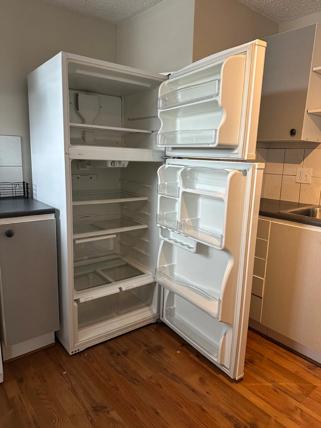Inglis Top-Mount Refrigerator - photo 2