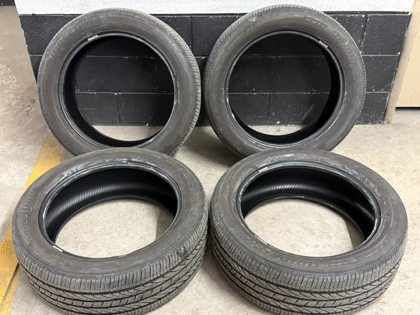 Bridgestone Alenza Sport A/S 245/50R19 RFT - BMW Star