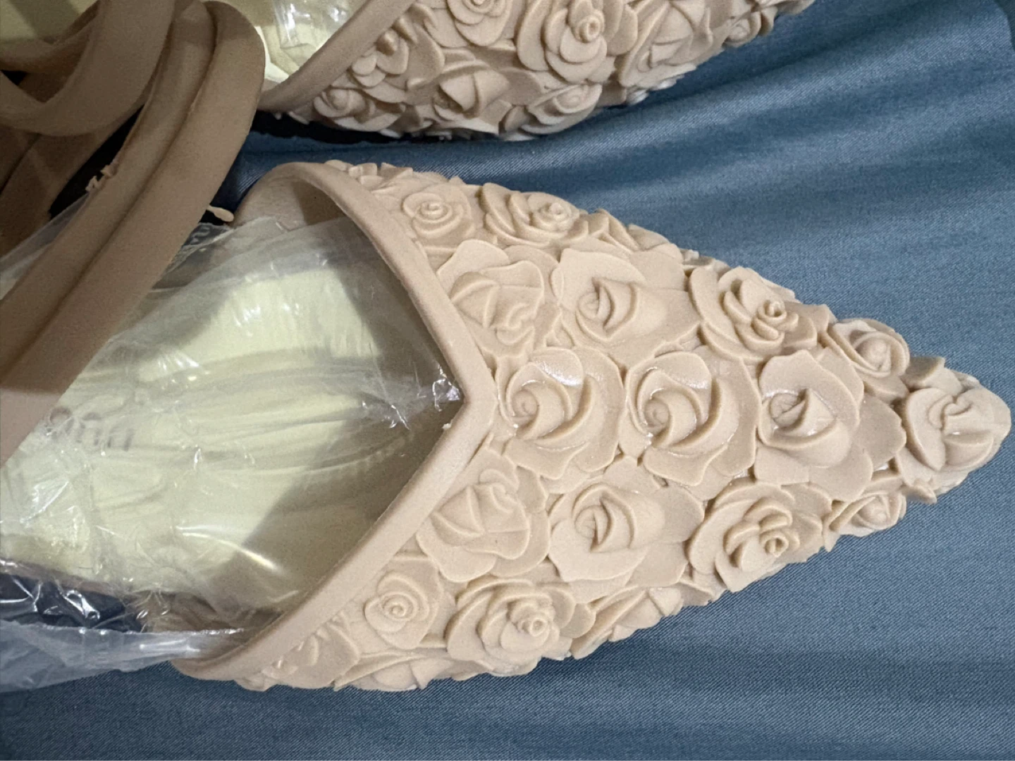 Wacoon Women's Rose Embossed Mules - Beige - photo 4