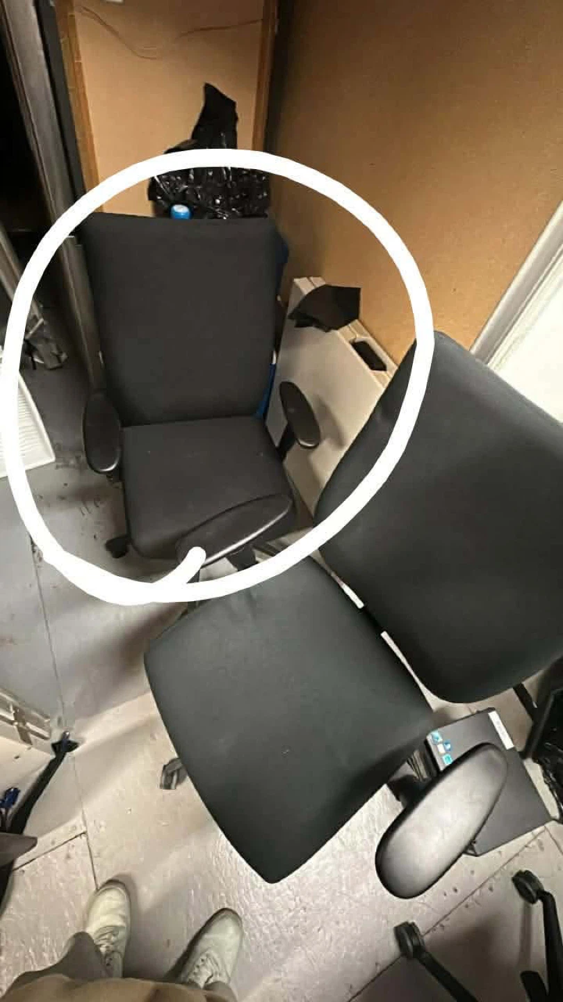 Black Office Chair - photo 2