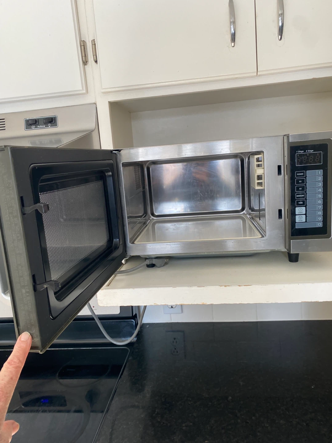 Foroel Microwave Oven Model GEW1000E - photo 3