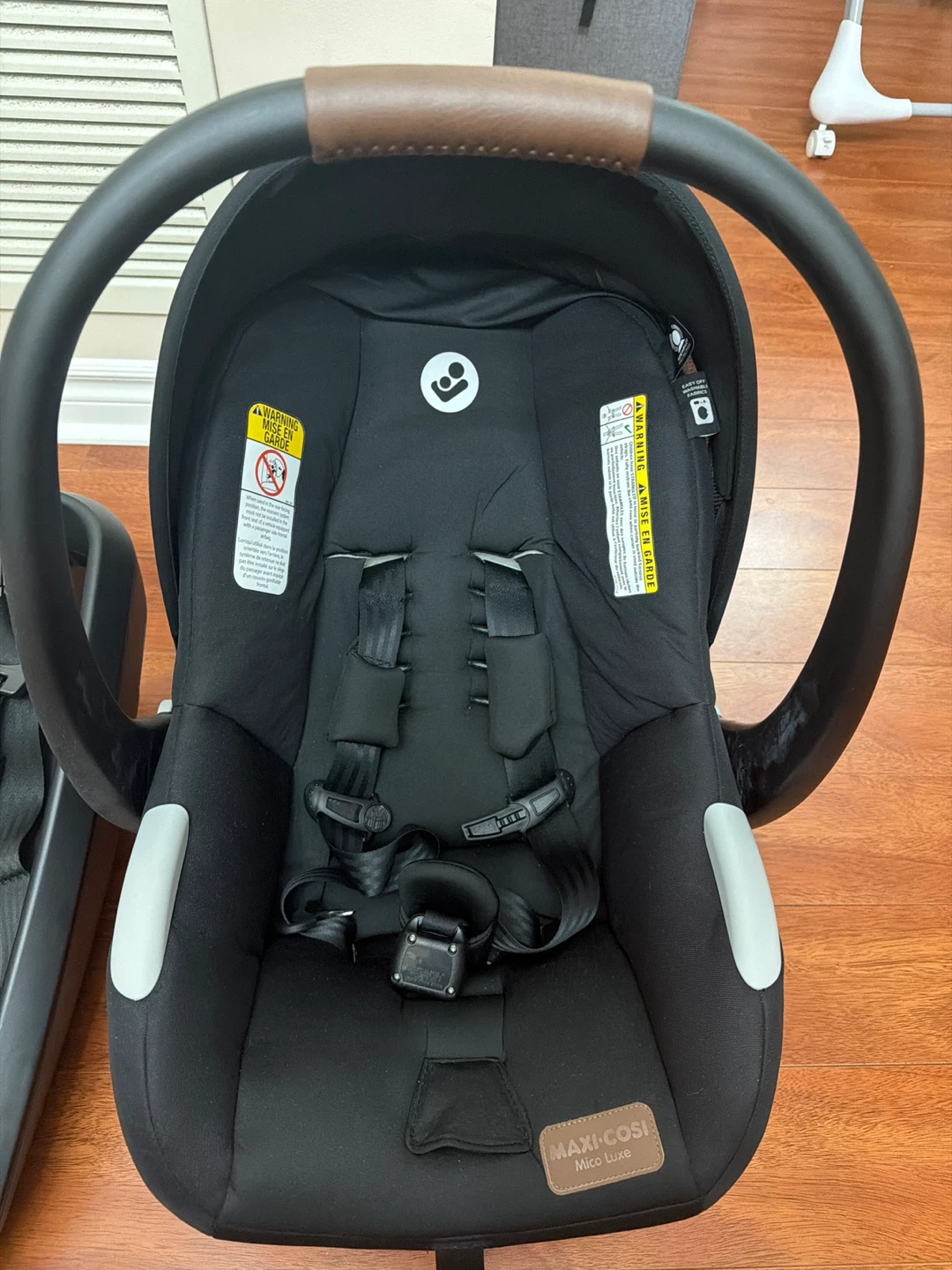 New 2025 Maxi-Cosi Mico Luxe Infant Car Seat and Base - photo 4
